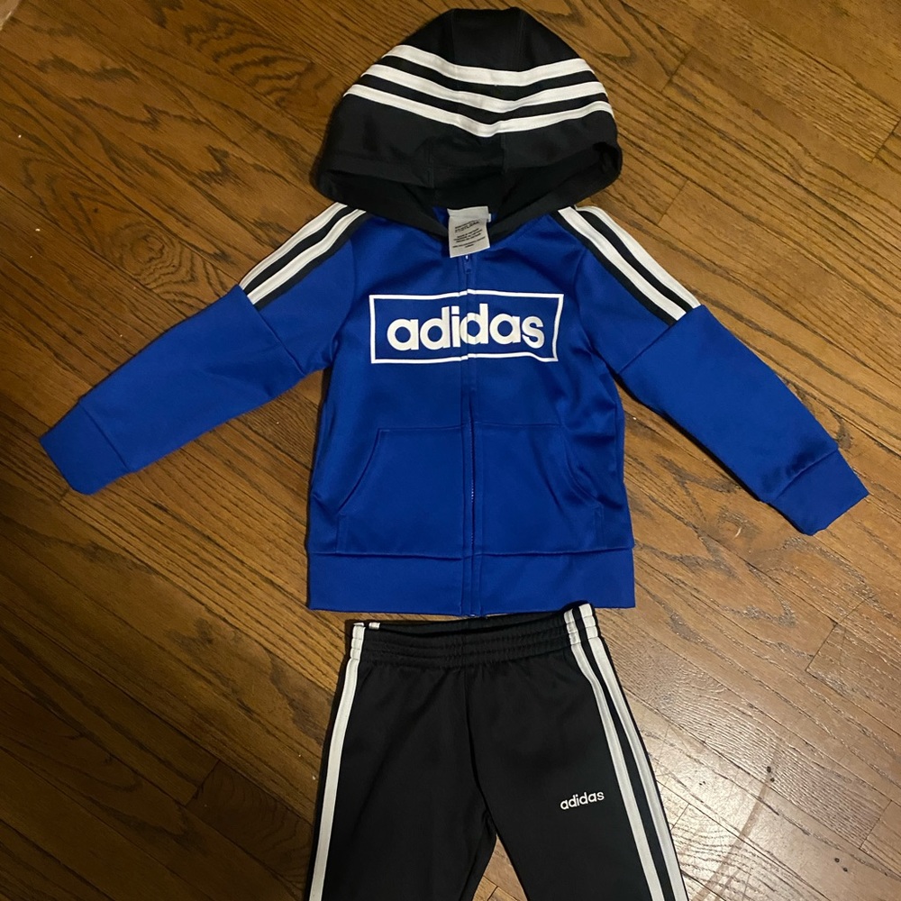 2T toddler boy Adidas black/blue set